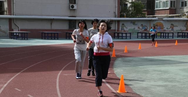 六公里跑步的技巧与注意事项（助你跑步轻松达成目标）