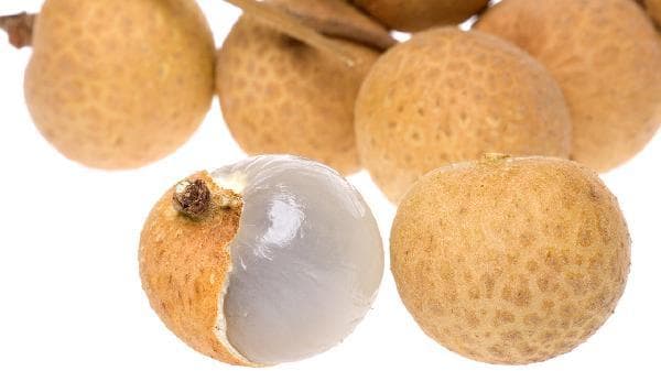 桂圆枸杞桑葚泡水：功效与饮用指南