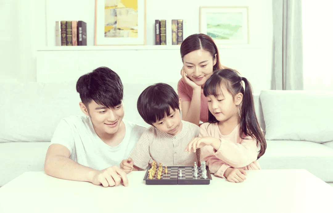 父母在孩子成长中扮演五大角色