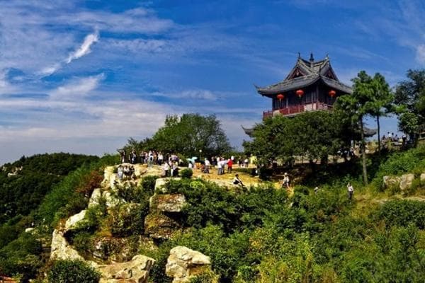 虞山国家森林公园：AAAAA级景区，免费开放，交通便利