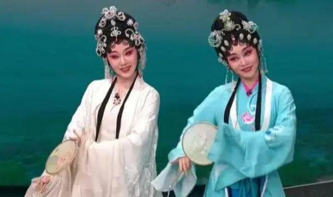 叶童与赵雅芝、许仙与白素贞：三十年再现