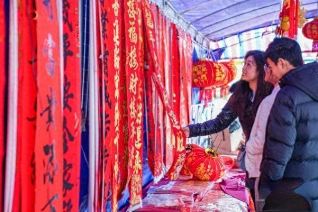为何说春节是蕴含诗意的节日？