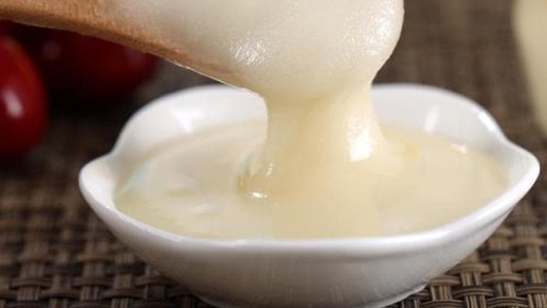 白蜂蜜的功效与作用、禁忌和食用方法