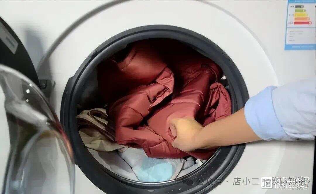 羽绒服能机洗吗？看标签选对方式最安全