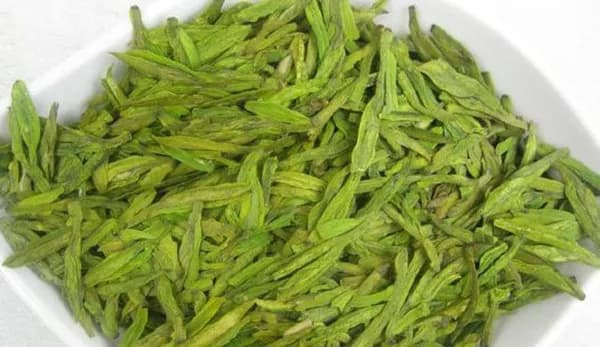 掌握安吉白茶冲泡技巧：告别新手挑战，品鉴高端茶艺