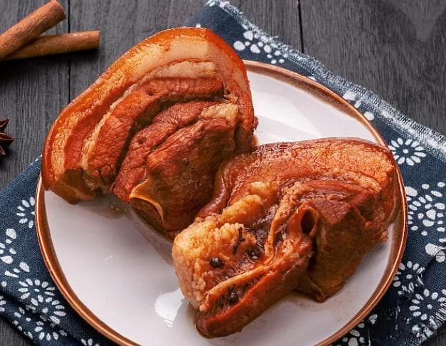 卤肉的“天敌”，加这4种食材，肉质鲜嫩，没牙也能吃得香