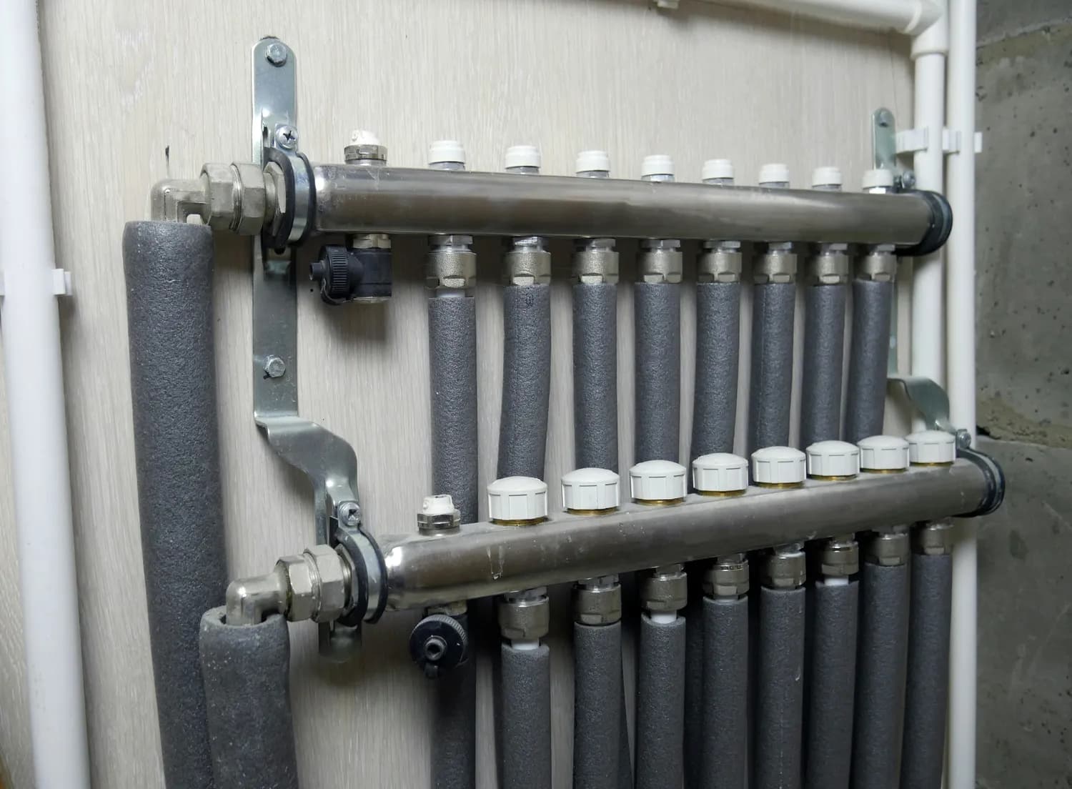 冬季取暖神器：自己动手更换电热水器压力阀