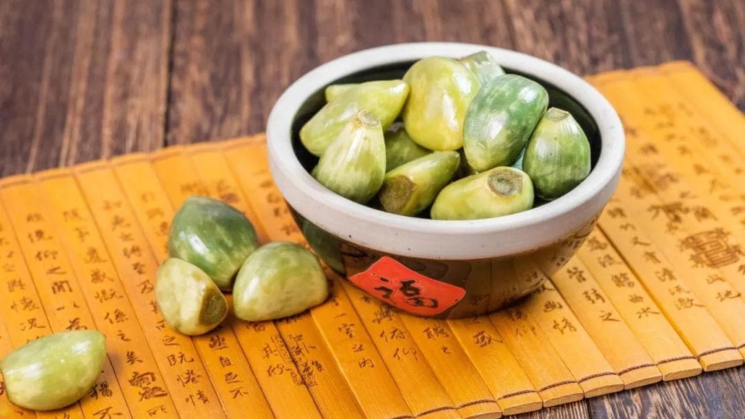 为什么腊八蒜会变绿？腊八腌制有何讲究？