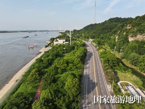 回首燕子矶，幕府山中千古事