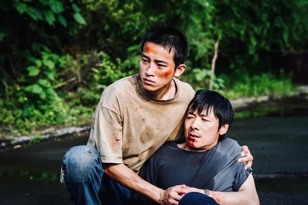 《老枪》：小人物的坚守与人性深处的复杂探索