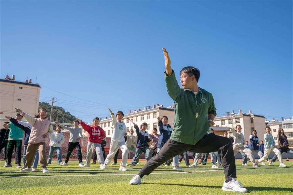 教育部：体育教师应享受与其他学科教师同等待遇，重视“三大球”教师队伍