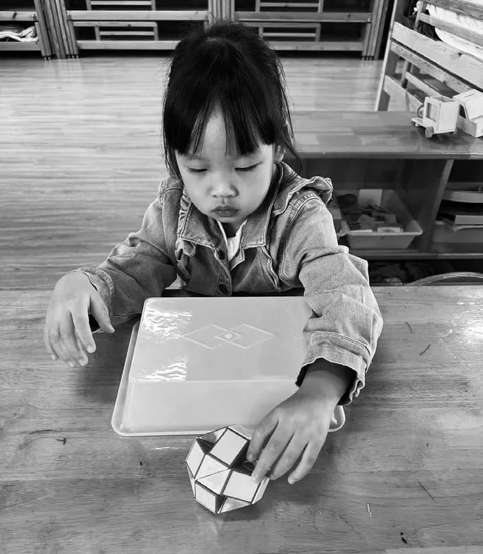 对小班幼儿空间方位发展的指导策略