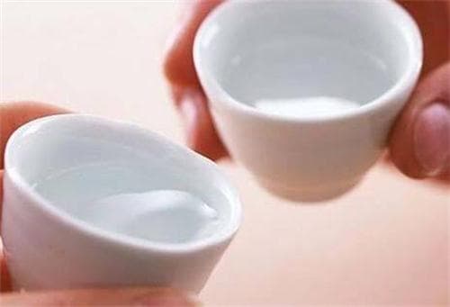 白酒的功效与饮用禁忌：这些你一定要知道！
