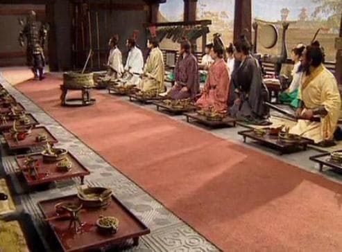 从分餐到合餐：中国古代饮食文化的演变