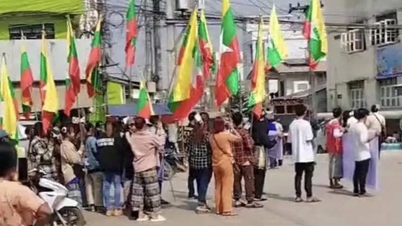 泰缅边境冲突升级！缅甸民众抗议泰国断电，缅甸撤销多个检查站