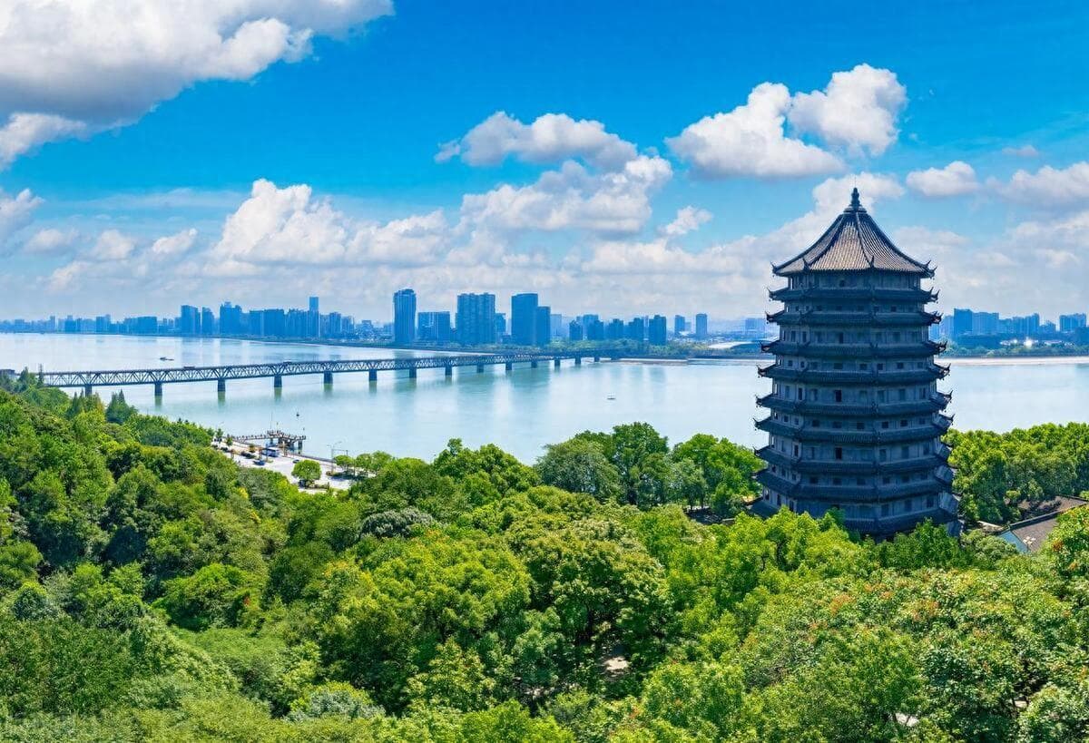 杭州市各区县市经济实力大排名：余杭区GDP总量最高，滨江区人均GDP居首