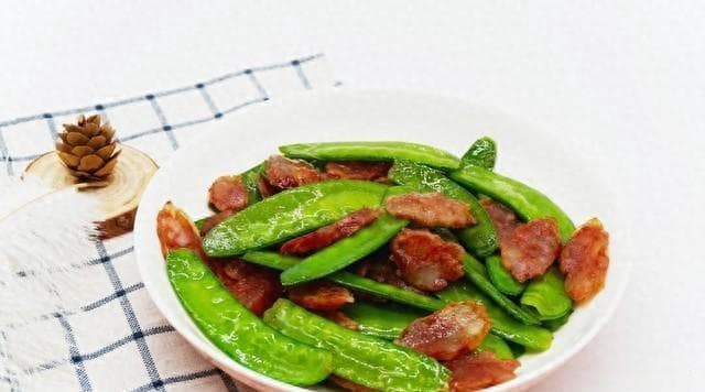 家庭版荷兰豆炒腊肠：食材准备到出锅的完整教程