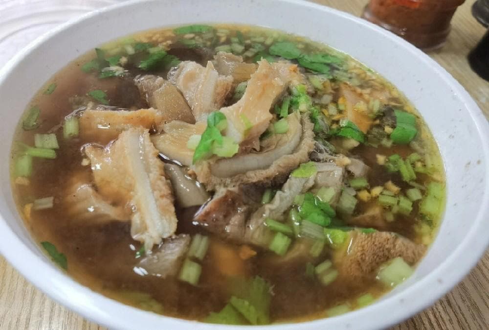 牛杂汤制作全攻略：从选材到烹饪，详解地道美味的制作技巧