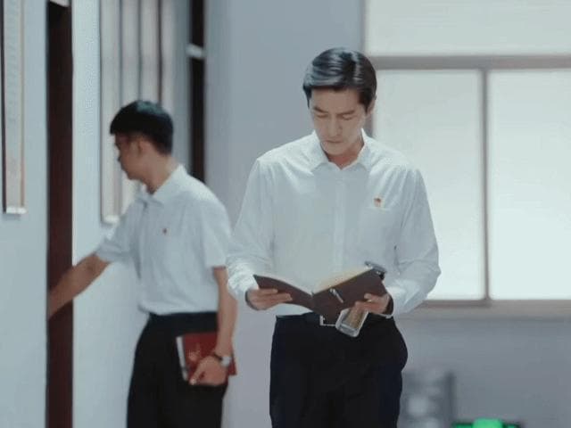 公务员铁饭碗能端到哪年？DeepSeek的预测给考公人看沉默了