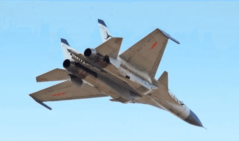 歼-15：基于T-10K-3 原型机开发，结束中国无舰载战斗机历史