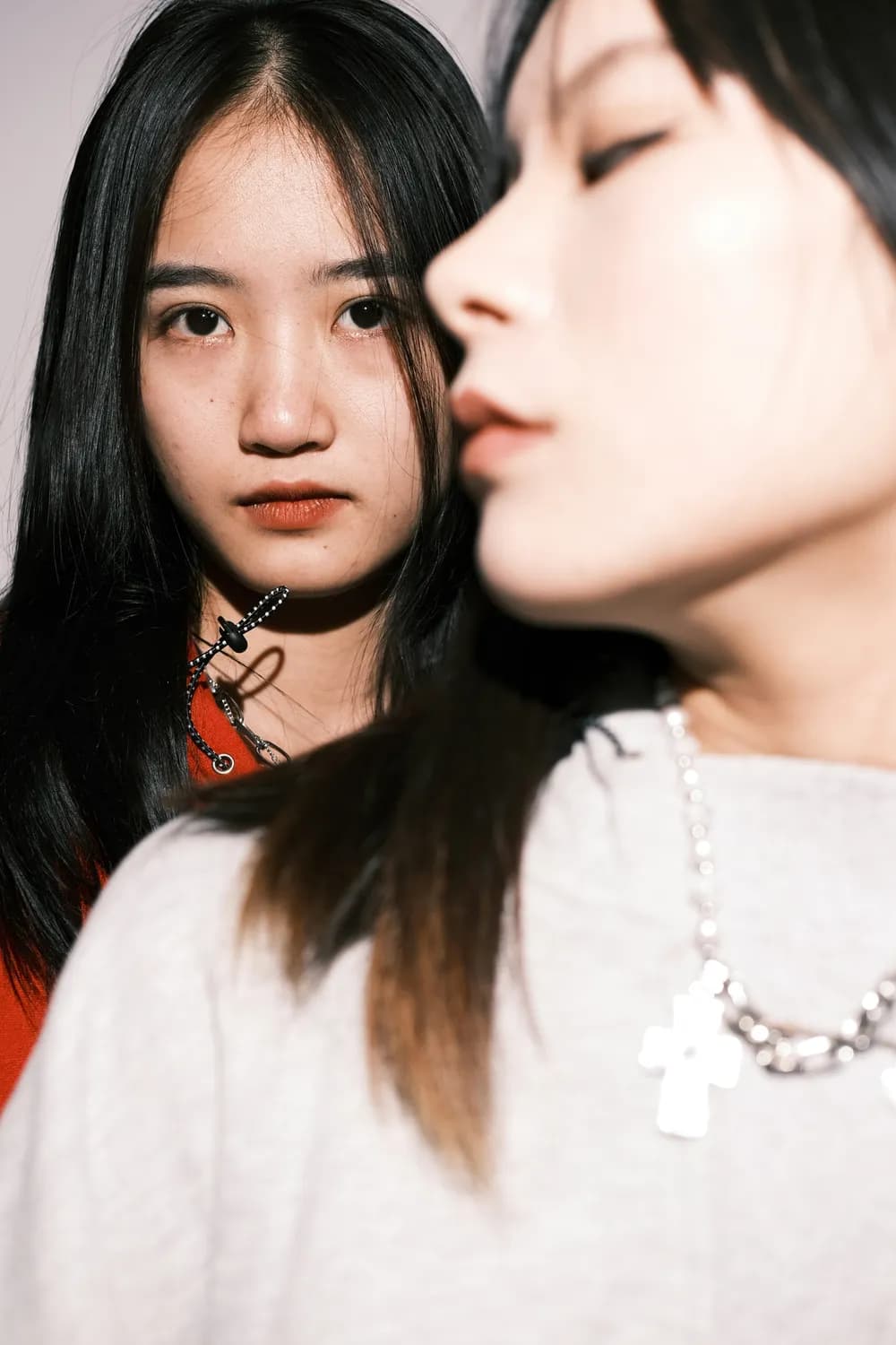王菲李嫣母女联手，慈善项链引爆公益热潮
