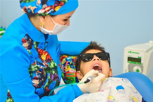 梦见牙齿出血的深层奥秘