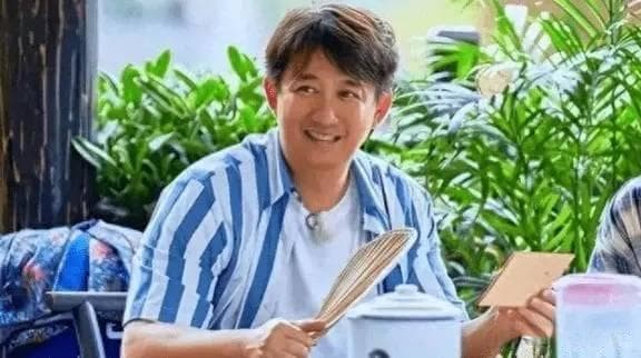 黄磊"神厨"人设崩塌：从"料理大师"到"样样松"