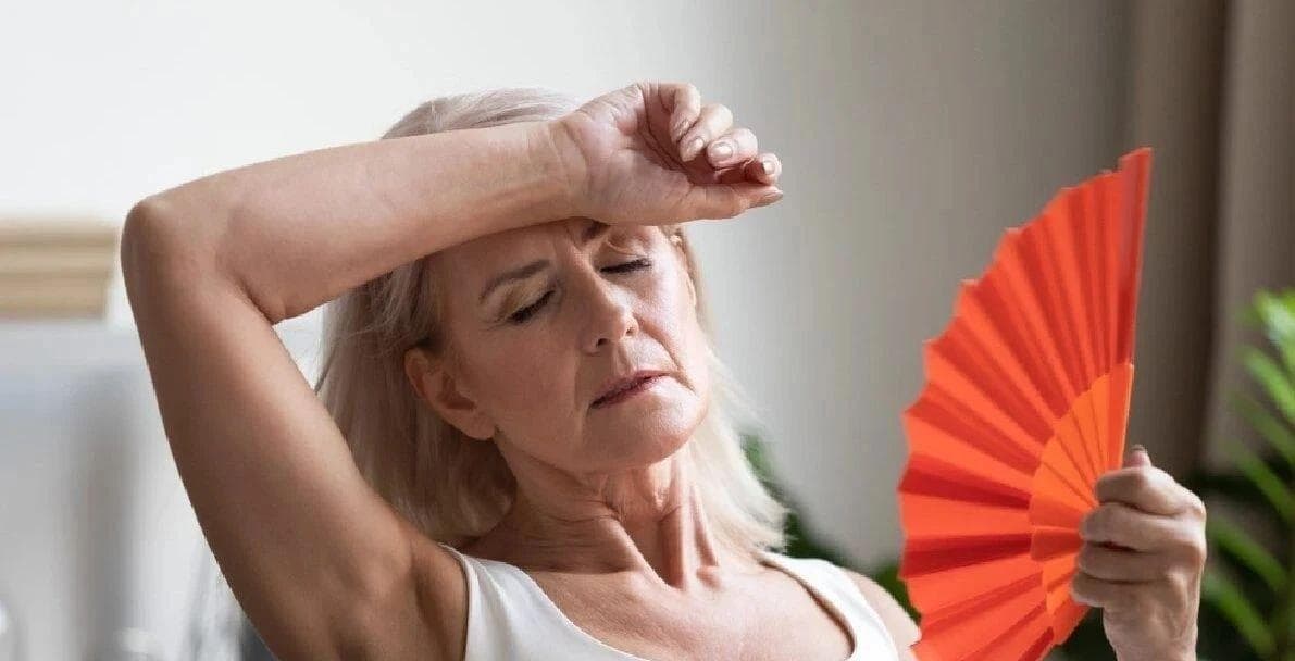 女性如何应对四十多岁时的潮热和盗汗？