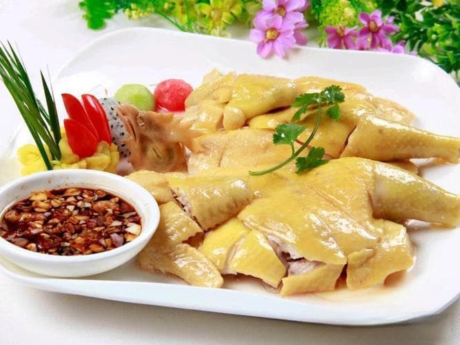 海南文昌鸡：肉质鲜嫩，搭配蘸料