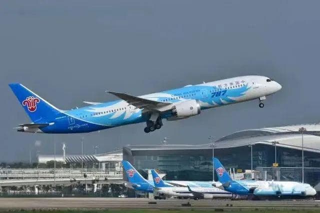 坐飞机时为什么不能带100毫升以上的液体？