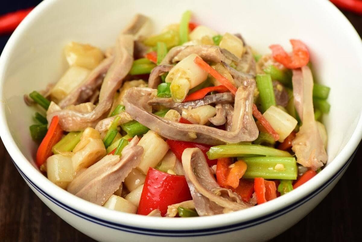 爆炒猪肚的家常做法，色香味俱佳，口感鲜美