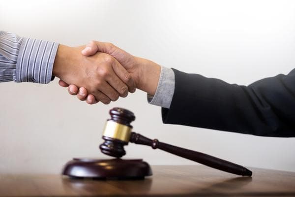 离婚纠纷咨询专业人士为您解析婚姻法律事务