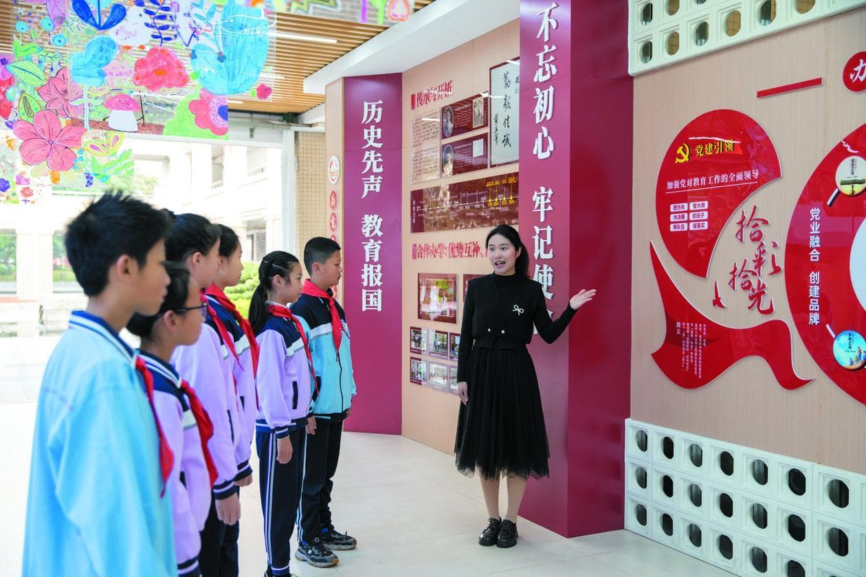 厦门双十中学海沧附属学校打造“六人自智小组”，践行幸福生活教育理念