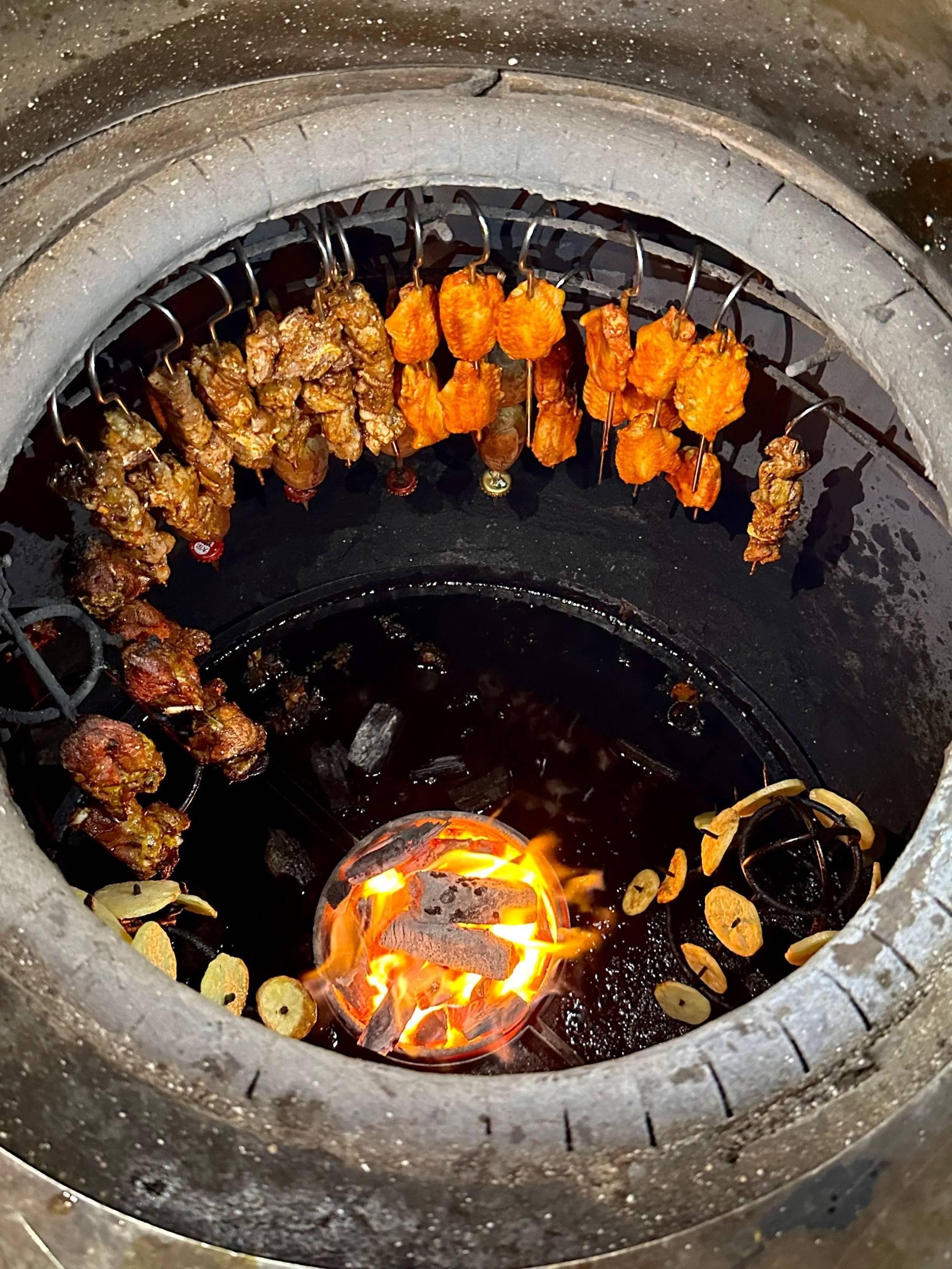 馕坑肉：探寻新疆炙烤珍馐，解锁独特味觉密码