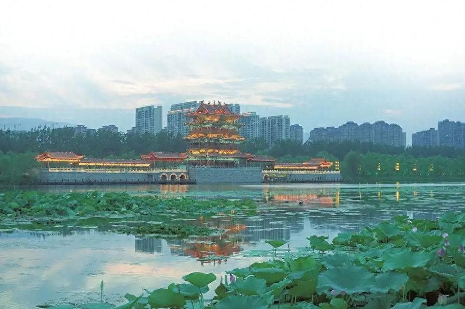 临汾汾河景区：17公里生态长廊串起“一河五湖十园十八景”