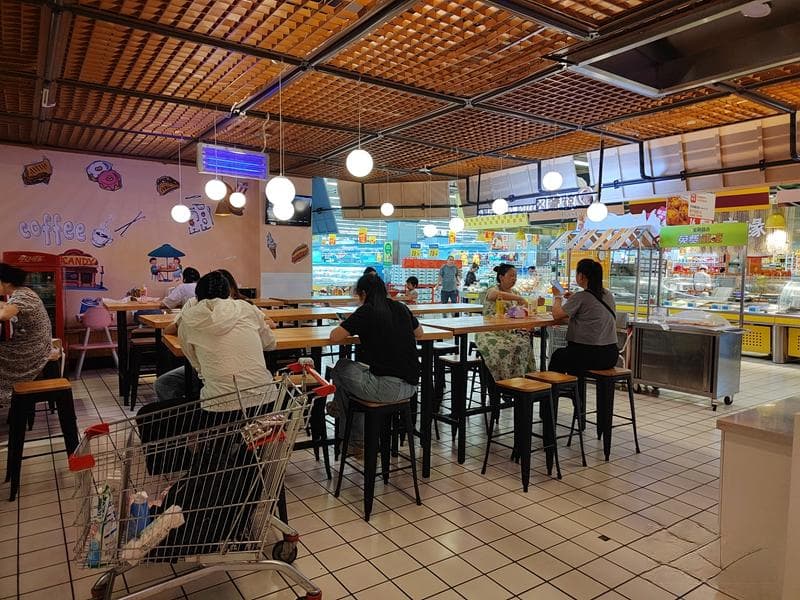 福州零售业探索与餐饮业融合 “购物＋用餐”模式吸引众多客流