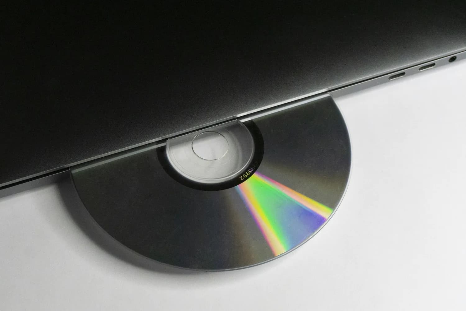 手把手教你重装Windows 7：硬件要求、安装步骤全攻略