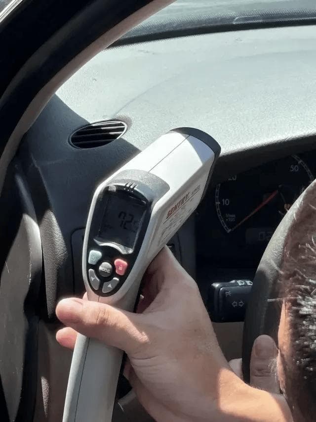 5分钟飙到73℃……这些车内常见物品可能变成“定时炸弹”