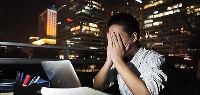 鱼油是治疗失眠、高血脂的良药，医生告诫：服用时注意3个问题