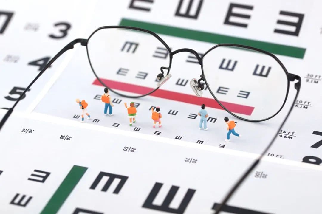戴眼镜会导致眼睛变形？真相是这样的