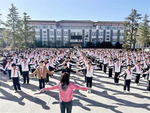 确保中小学生每天体育活动2小时！丽江有序推进……