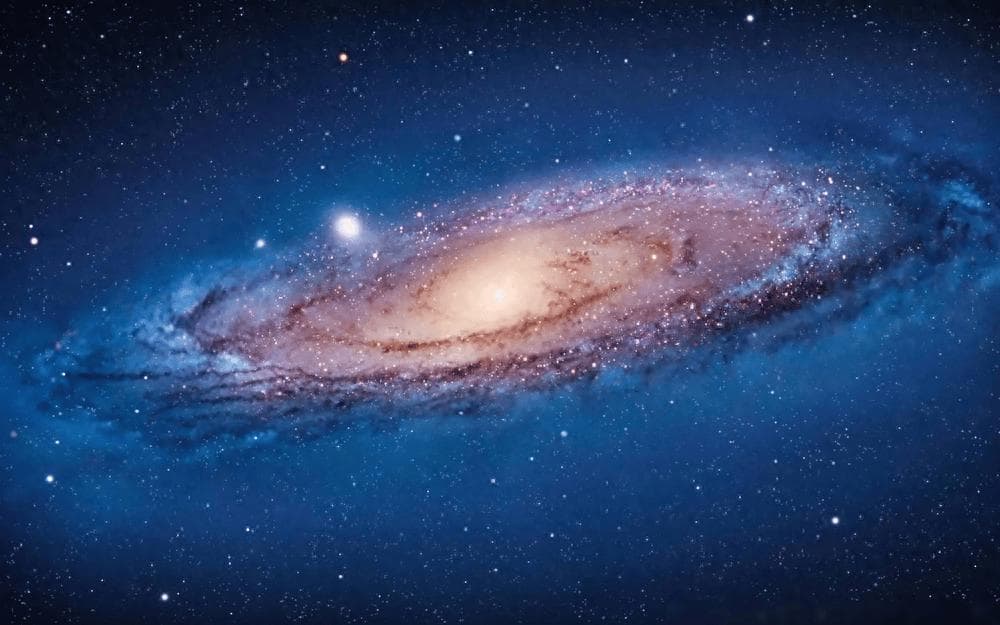 紫微星的亮度之谜：从脉动变星到超新星爆炸