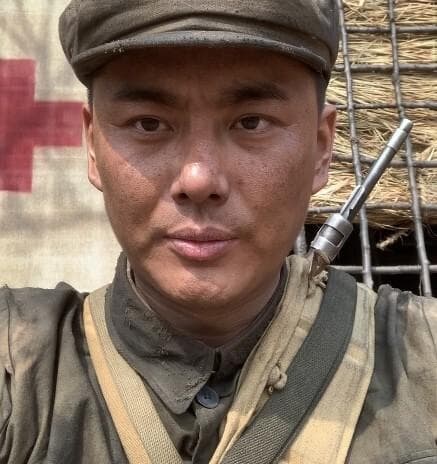 王雷《战旗》：从怀疑到认同的英雄之路