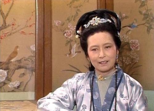 邢夫人与王夫人谁的权谋高？读懂“绣春囊”事件就能明白！