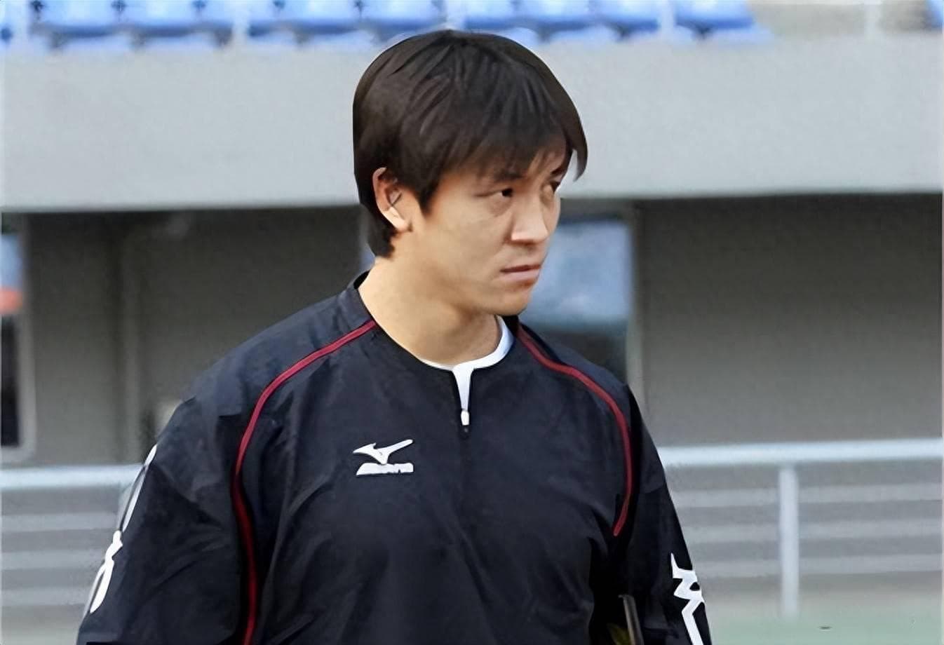 国足1-0击败巴林，出线形势好转，关键战在即