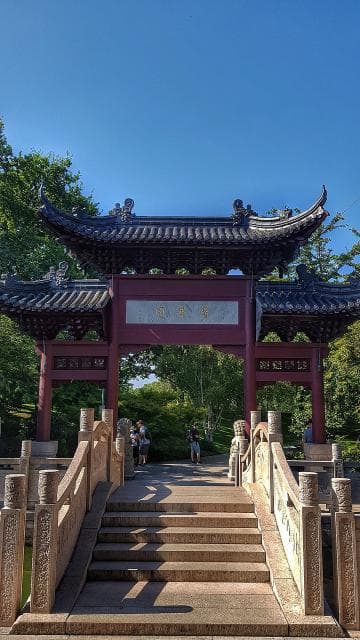 原来"小心"的英文表达还有这些