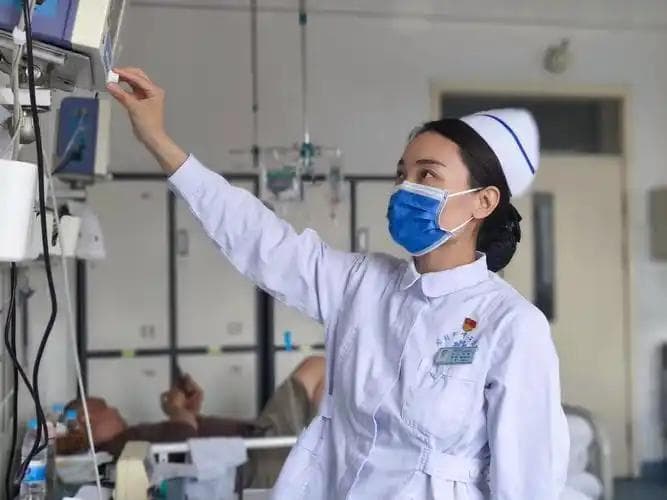 护士就业这么难吗？护士在三甲医院实习没工资，12个只能留下1个