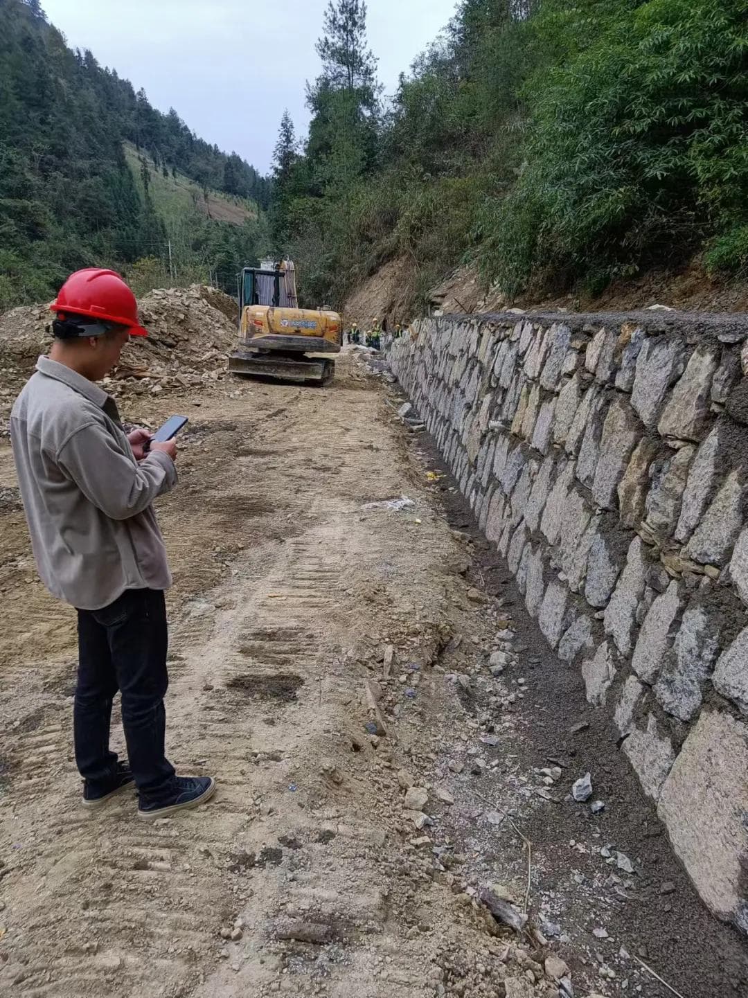 桑植县沙塔坪乡：情系群众出行 修路利民暖心