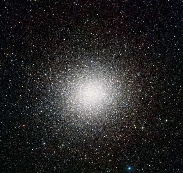 已知最大恒星史蒂文森218，装下100亿个太阳，放在太阳系吞掉土星
