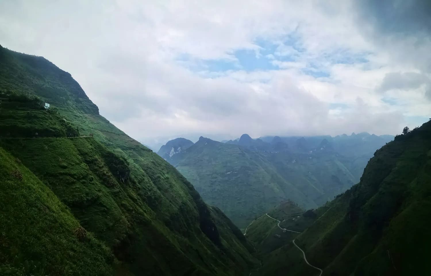 黔南龙里巫山峡谷：集自然美景与文化体验于一体的避暑胜地